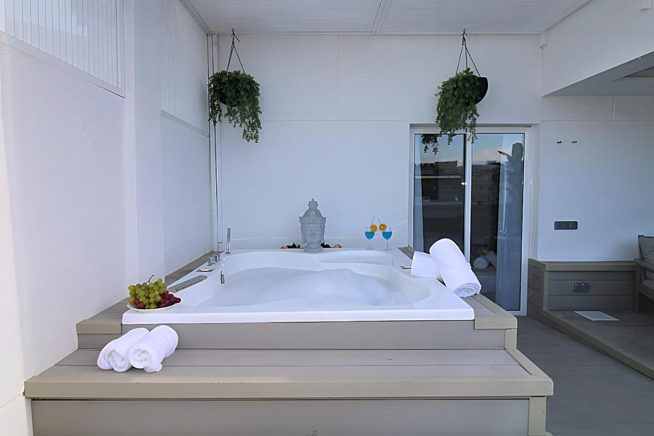 Incredible Penthouse With Jacuzzi In The Center, Unique In The Area Apartment บาร์เซโลนา ภายนอก รูปภาพ
